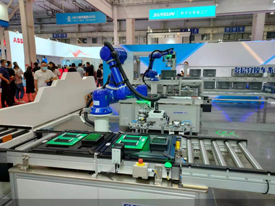 2021世界机器人大会 从仿生鱼到机械臂的科技盛宴